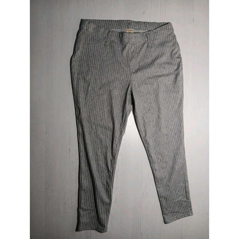 Faded Glory Capri Dress Pants Women's Size M (8-10) Gray Pinstripe Mid Rise